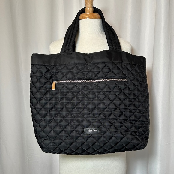 KENNETH COLE REACTION BLACK QUILTED DIAPER BAG WITH CHANGING PAD - Picture 1 of 5